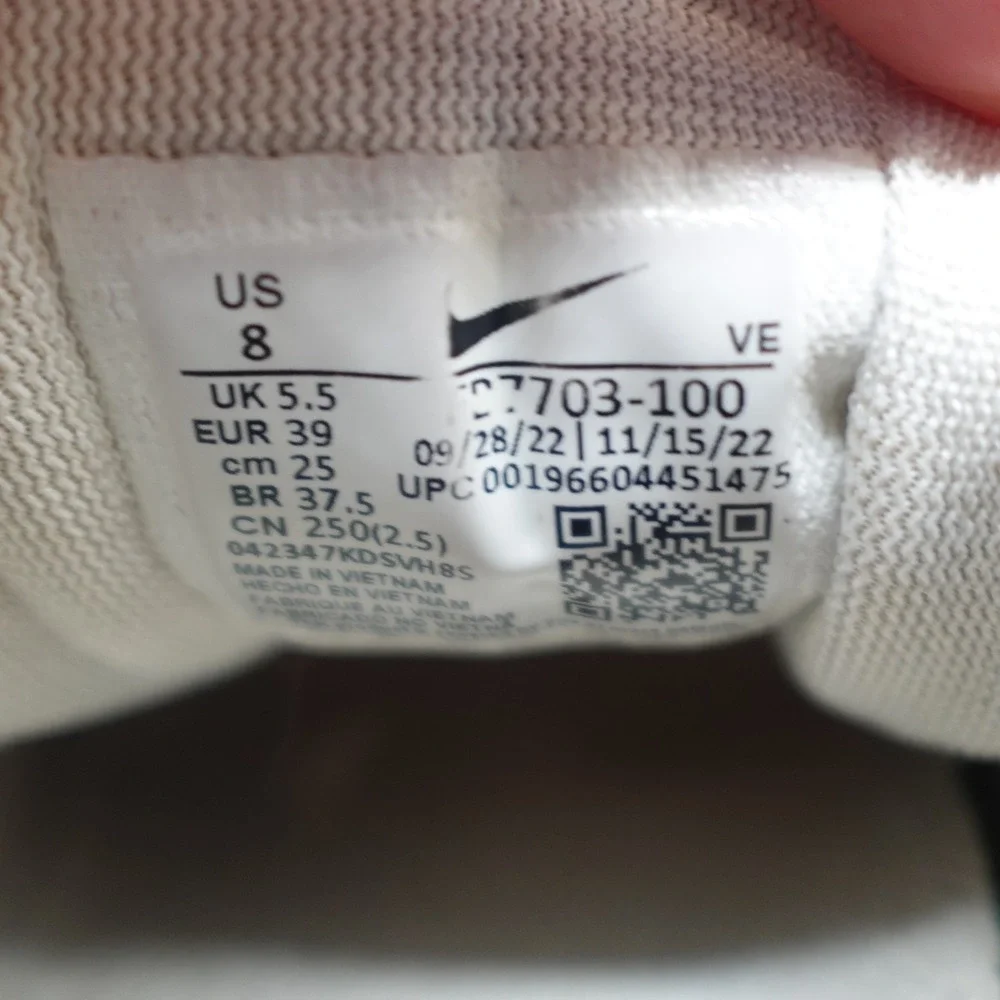 Nike Shoes Womens 8 White Red Air Zoom Pegasus 40 PRM‎ Running FB7703 100 Flaws